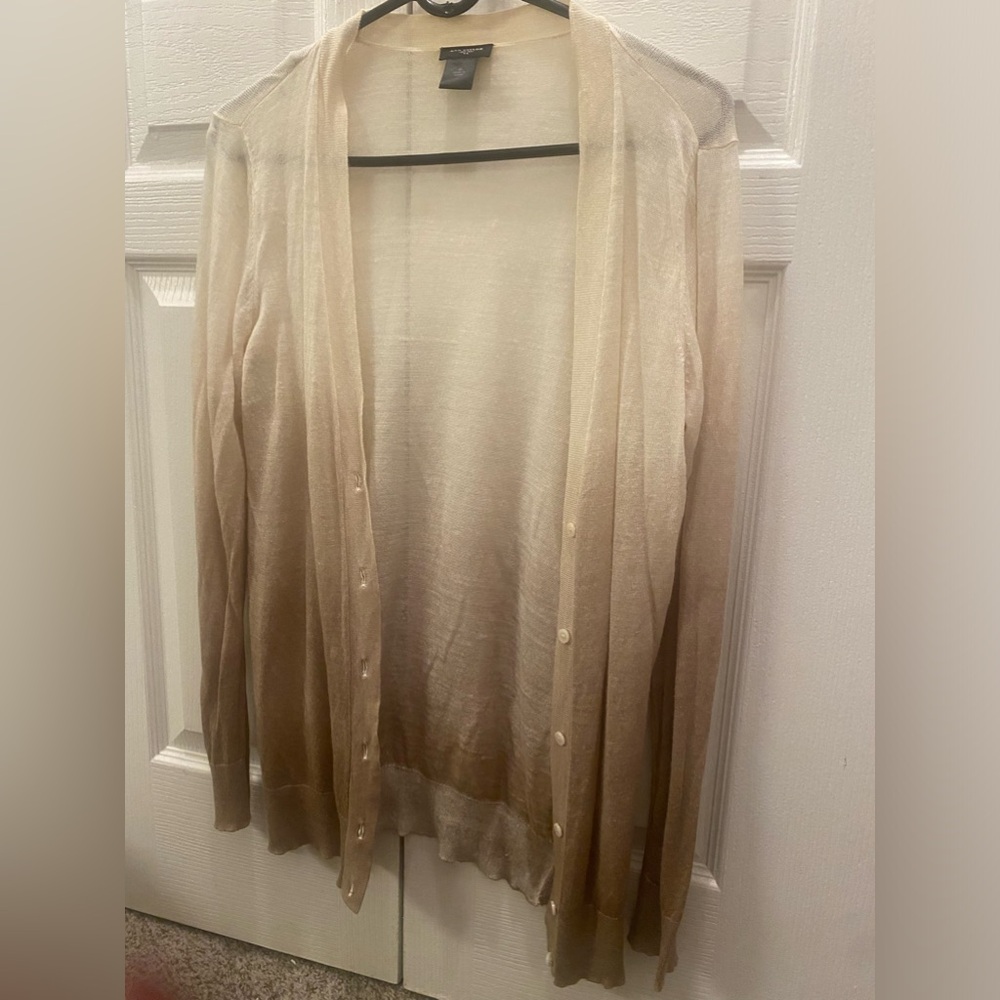 Light cardigan for all occasions